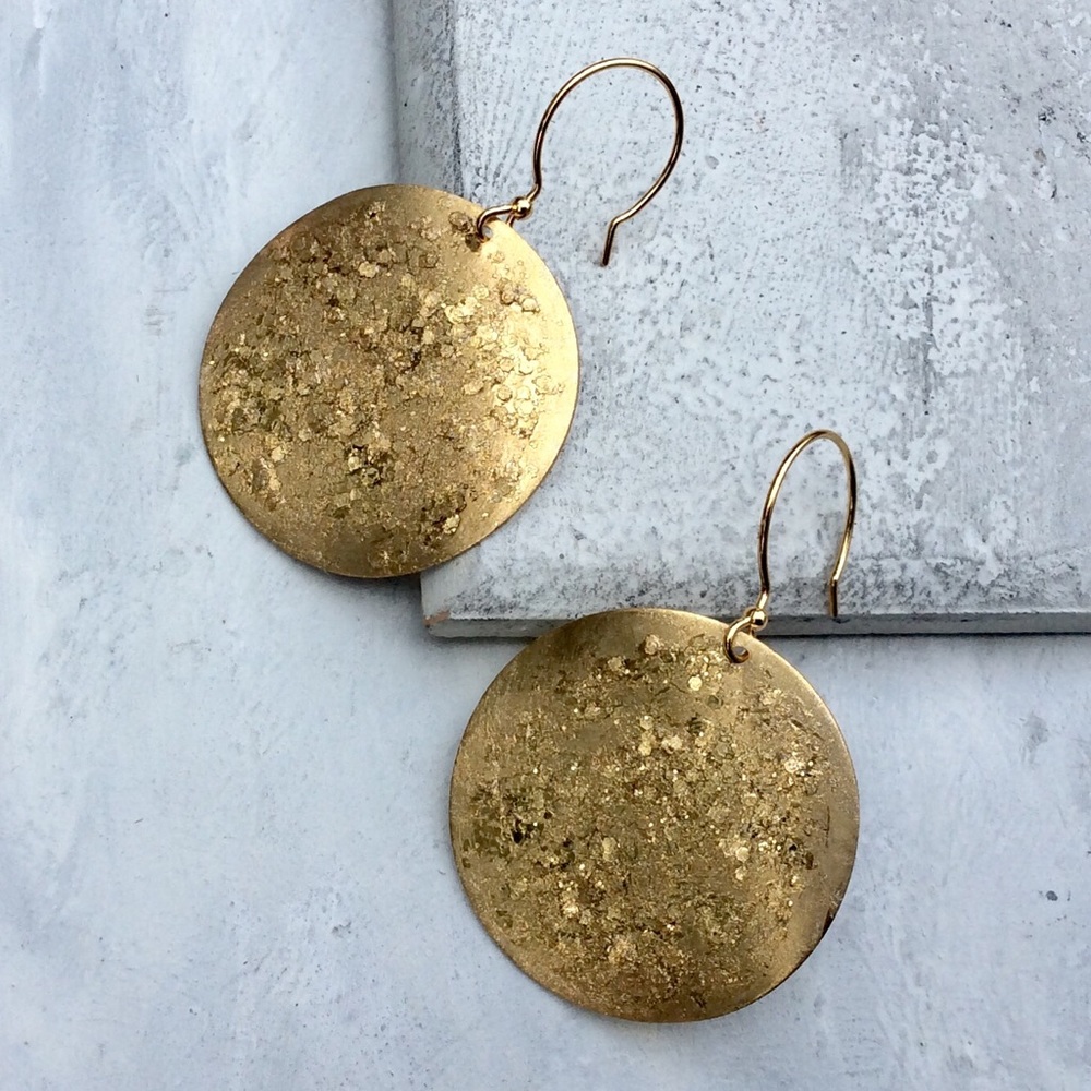NEW gold tone Earring - Picture 9 of 10